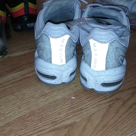 AirMax - Picture 2 of 2